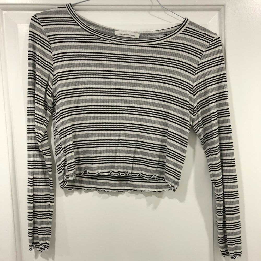Cropped Black/Grey/White Long-sleeve Top
